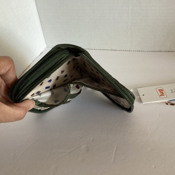 NWT Lug Splits RFID Wallet in Olive Green - Picture 5 of 6
